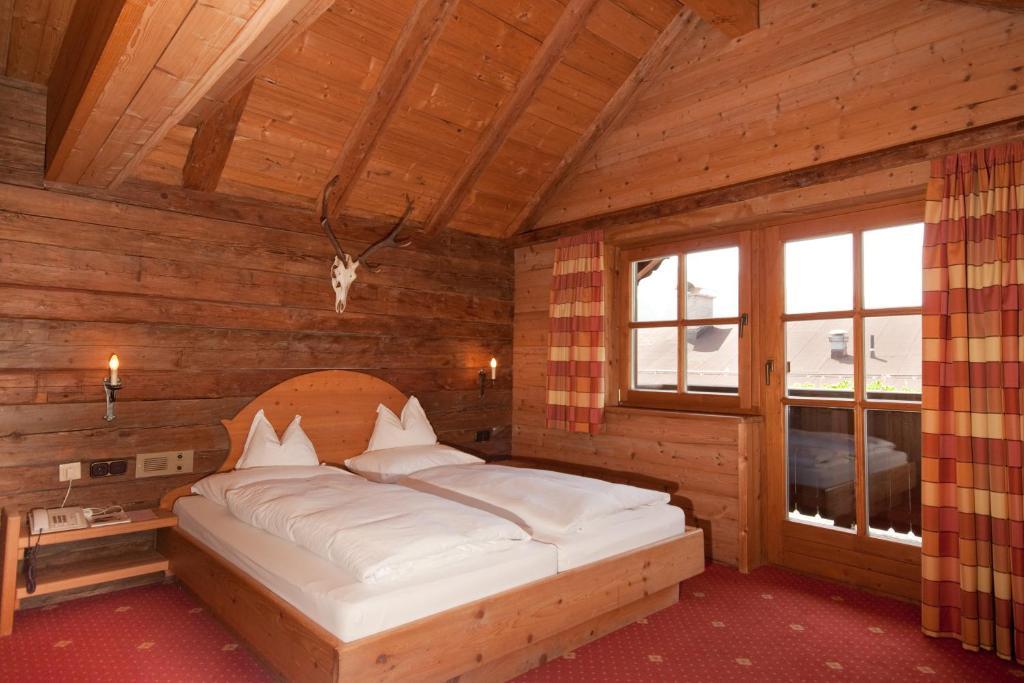 Hotel Kirchenwirt Kirchberg in Tirol Habitación foto